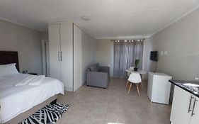 Khutsong Apartments